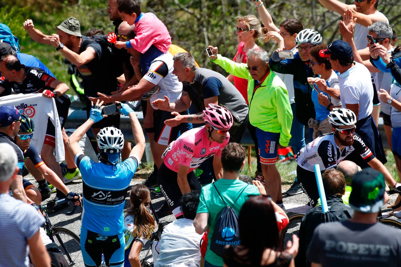 Dumoulin incluso vivió más problemas físicos, entre ellos algunos calambres que no le permitieron correr en el más alto nivel.