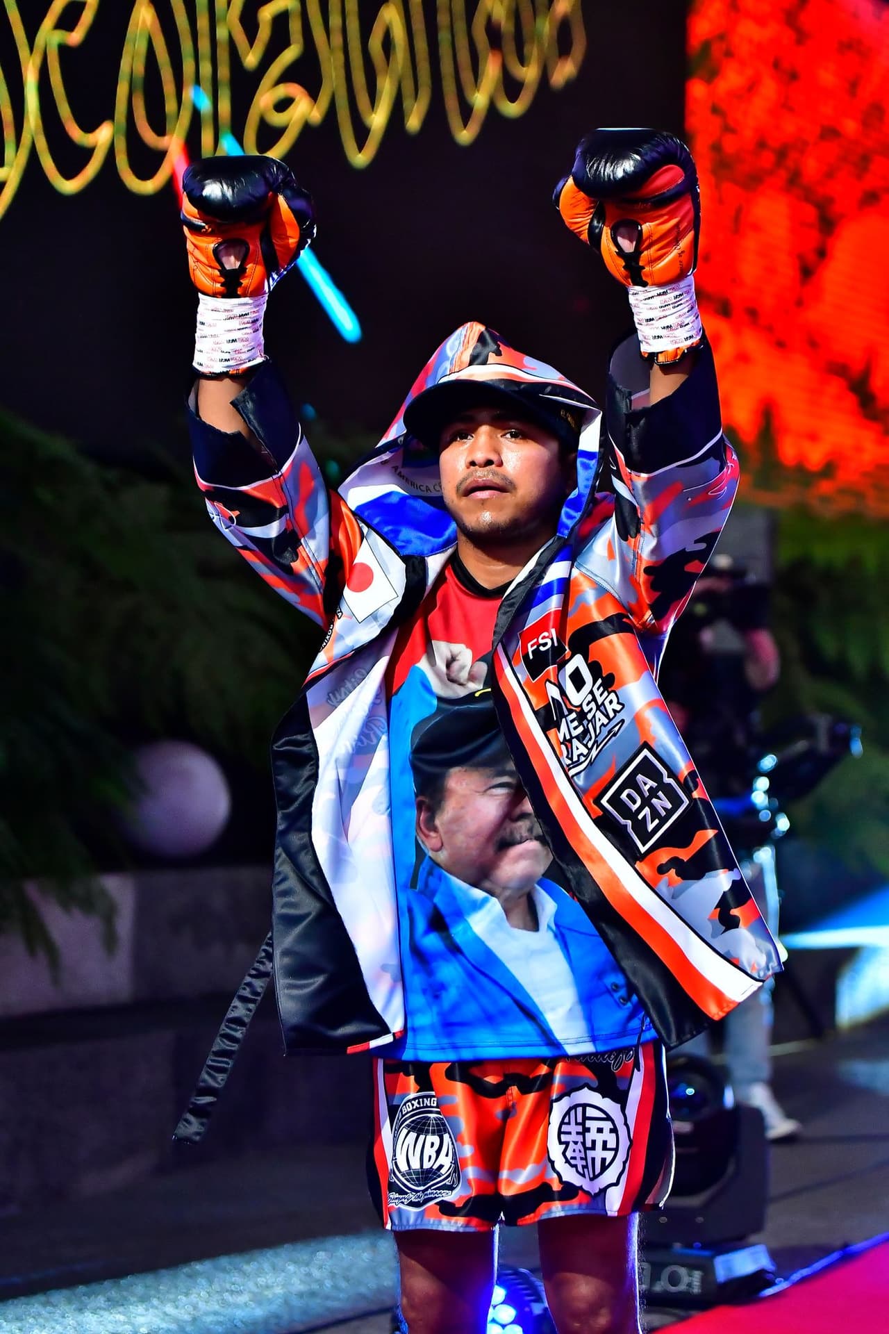 El nicaragüense retuvo el título Supermosca de la Asociación Mundial de Boxeo por decisión unánime. Con tarjetas de 118-110, 116-112 y 117-111, el retador hizo un combate serio, pero no le alcanzó.