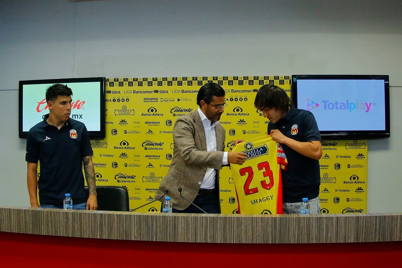 Luis Ángel Mendoza y Jose Martínez (foto) se vistieron con los colores de Monarcas Morelia al ser presentados como nuevos refuerzos del equipo con miras al Apertura 2019 de la Liga MX.