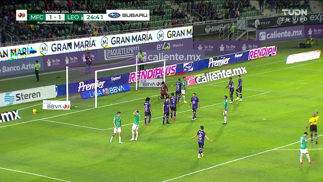 ¡TIRO ATAJADO! disparo por Fidel Ambríz.