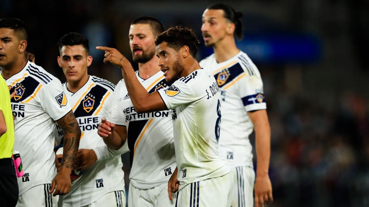 Jonathan 'amenaza' a Carlos Vela: "Lo voy a mad..."