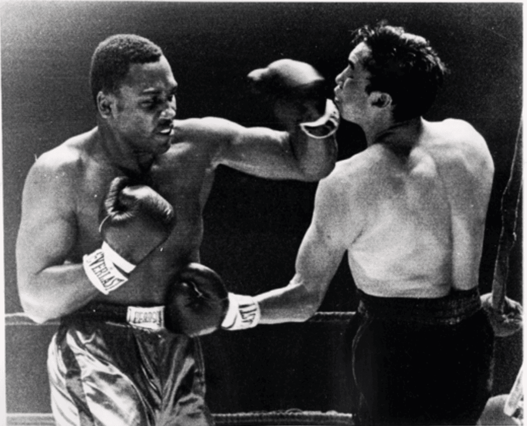 Ramos, proveniente de Sonora, se presentó a la pelea con 15 victorias al hilo. Después de dos rounds, ‘Pulgarcito’ lanzó un derechazo que hizo tambalear a Joe, sin embargo en el segundo episodio Ramos desistió y cayó en la lona.