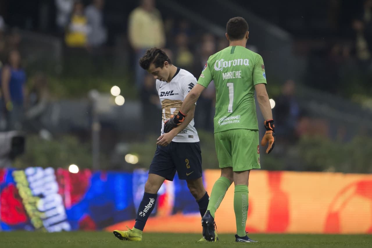 Para terminar su actuación en el Azteca, Alan Mozo sale expulsado al minuto y los Pumas sufren una de las goleadas más vergonzosas de los felinos frente a las Águilas.