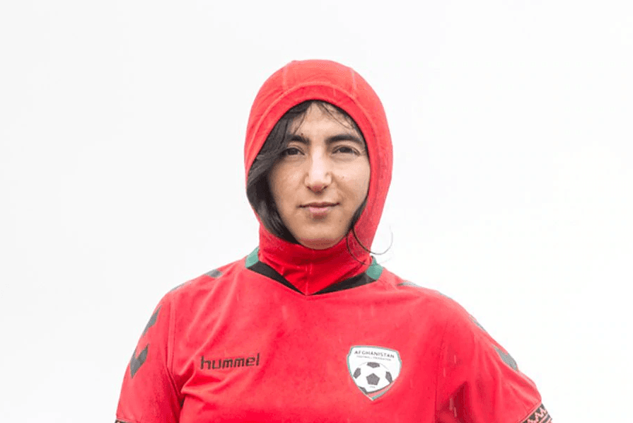 <b>Khalida Popal</b>
<br>Futbolista y feminista/activista afgana, fue la fundadora del primer equipo de futbol femenino de Afganistán. Hoy en día tiene una fundación llamada ‘Girl Power Organisation’, la cual combina deporte y educación como herramientas para empoderar a las mujeres.