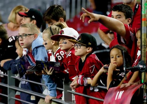 Lluvia, sol. frío, no importa el clima los fans ponen el calor para animar a su equipo.