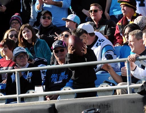 Lluvia, sol. frío, no importa el clima los fans ponen el calor para animar a su equipo.