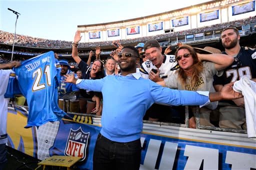 Lluvia, sol. frío, no importa el clima los fans ponen el calor para animar a su equipo.