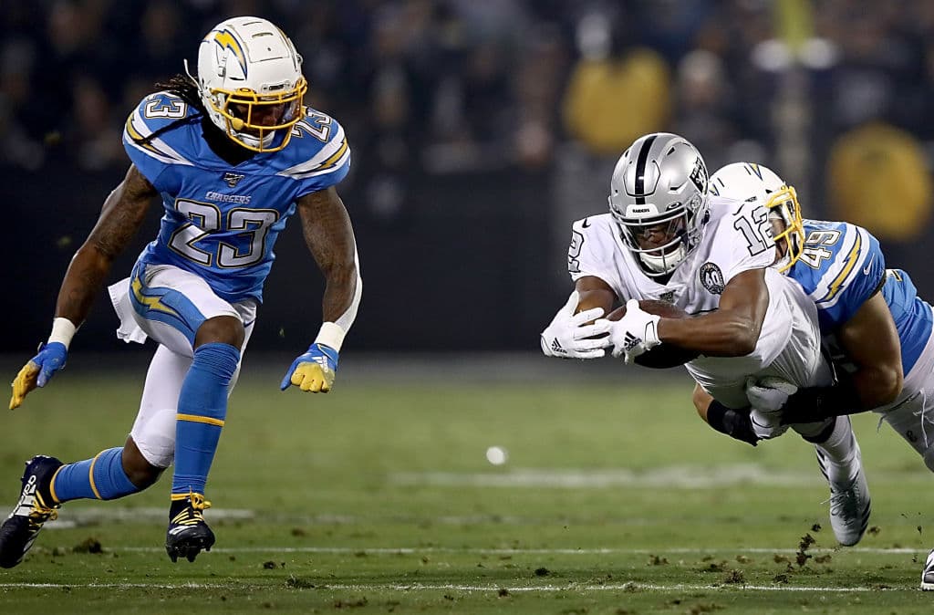Los Ángeles Chargers 24-26 Oakland Raiders. Philip Rivers no pudo con la presión de Oakland, lo interceptaron tres veces.