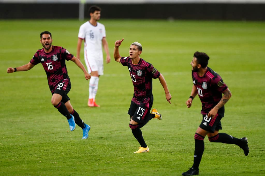Con un zapatazo de Uriel Antuna al final del primer tiempo, México hace una fase de grupos perfecta al vencer 1-0 a los Estados Unidos.