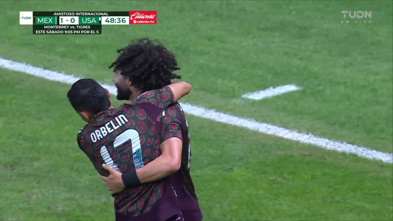 ¡Gol de México! ¡Gol del Chino Huerta gracias a la recuperación de Raúl!  