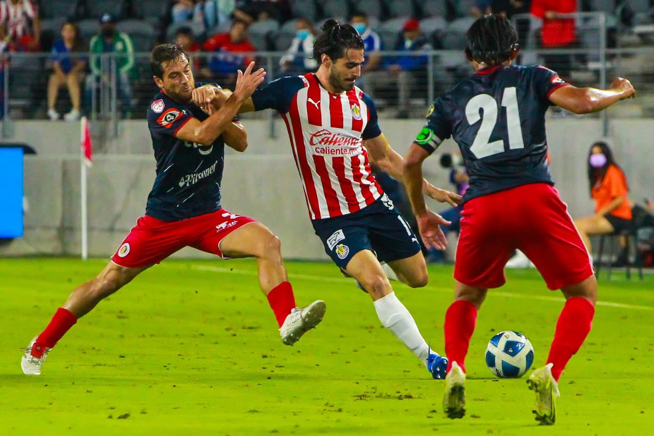 El Rebaño y el FAS disputaron una primera parte cerrada, con ambos equipos intentando ir al frente, pero con algunas imprecisiones.