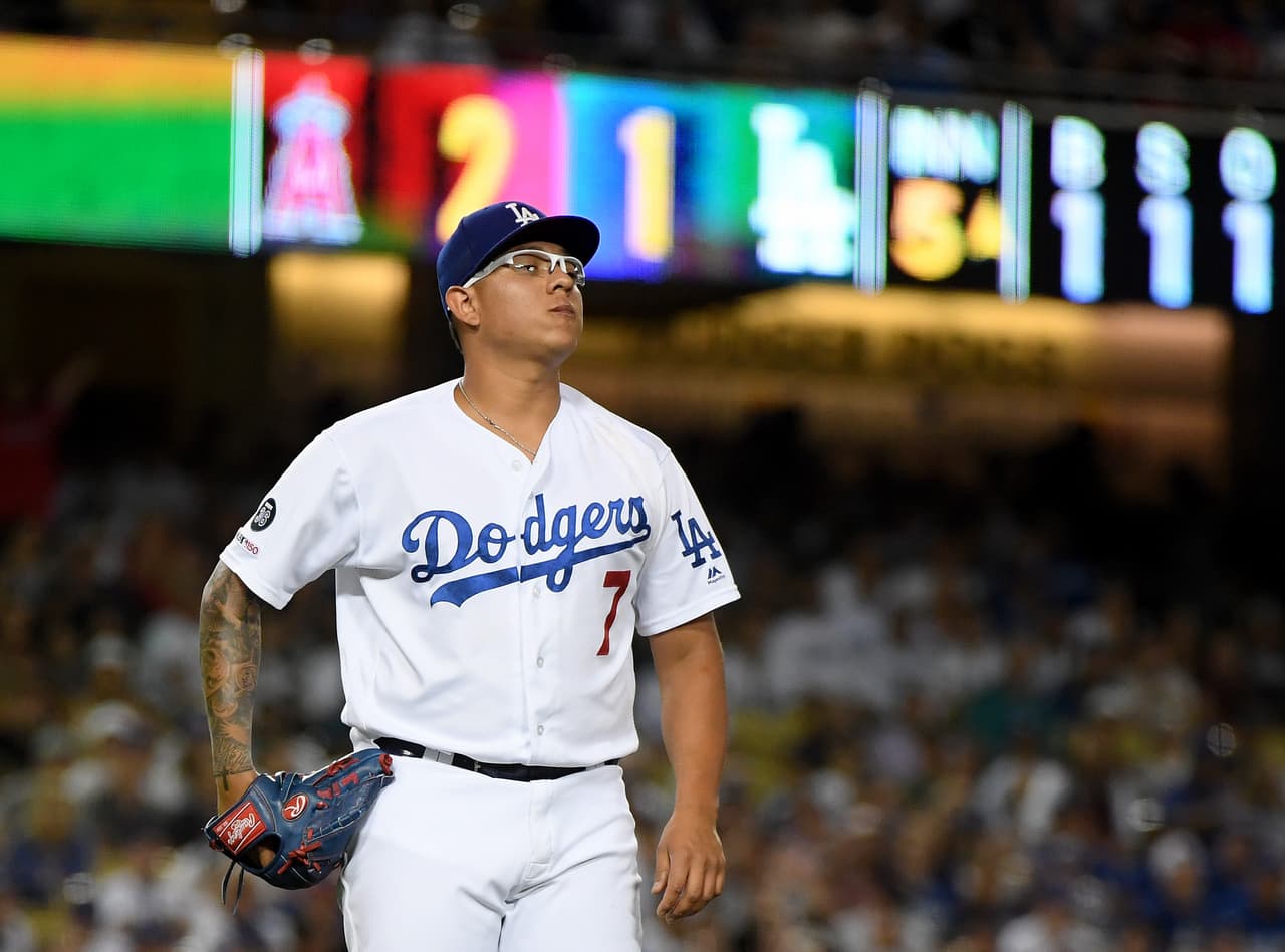 Julio Urías, castigado 20 juegos por violencia doméstica