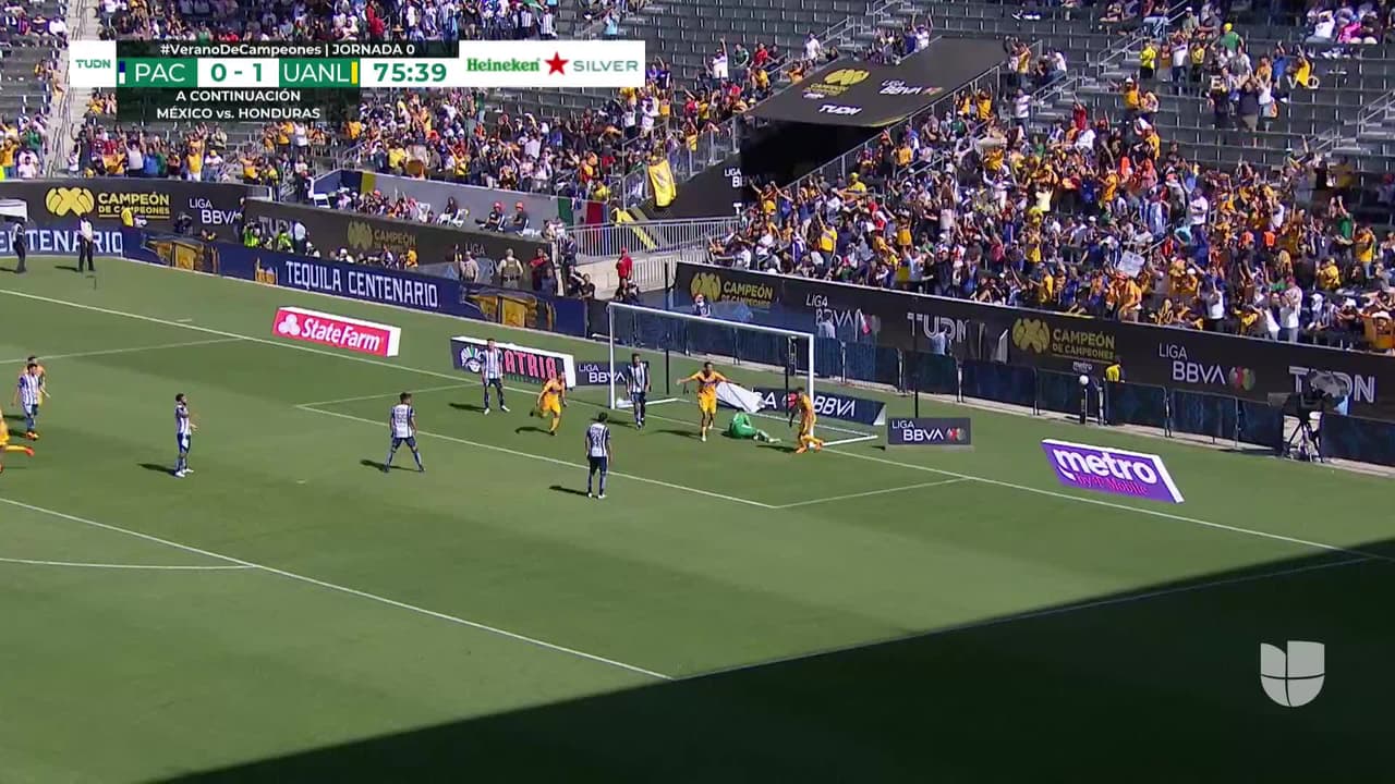 ¡GOL!  anota para Tigres. Nicolás Ibáñez