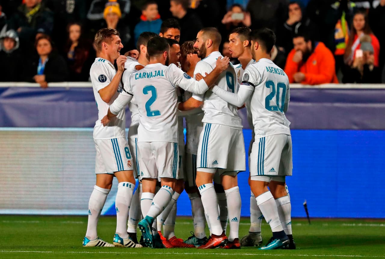 Con dobletes de Karim Benzema y Cristiano Ronaldo, además de las anotaciones de Luka Modric y Nacho Fernández, el Madrid sigue de escolta del Tottenham en el grupo H. Solo resta definir quién pasará de primero.