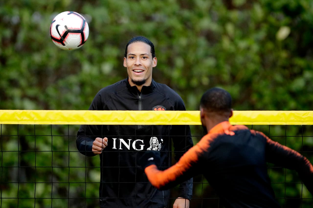 Frenkie De Jong, Memphis Depay, Matthijs De Ligt y Virgil Van Dijk (foto) son algunos de los jóvenes talentos dirigidos por Ronald Koeman en Países Bajos, que arranca su camino en la eliminatoria a la Eurocopa 2020 contra Bielorrusia en el Grupo C.