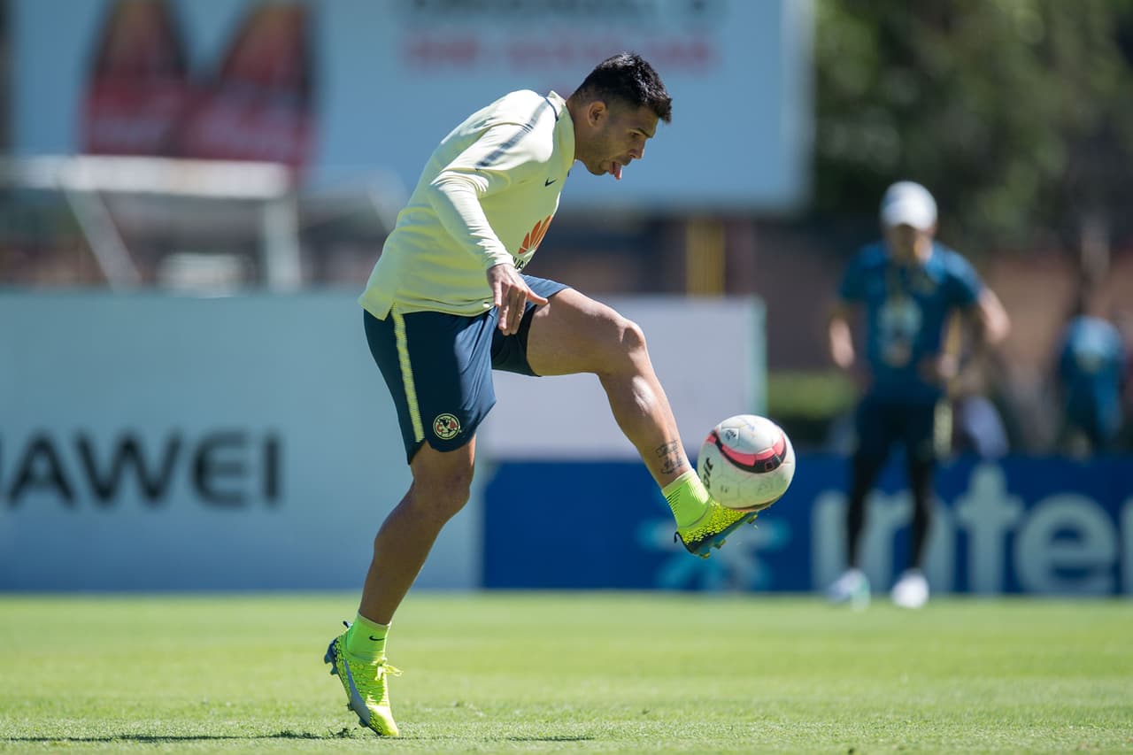Pero si se habla de llegadas también se habla de salidas. El argentino Silvio Romero sería uno de los primeros hombres en dejar el nido y volvería a su natal Argentina con el River Plate.