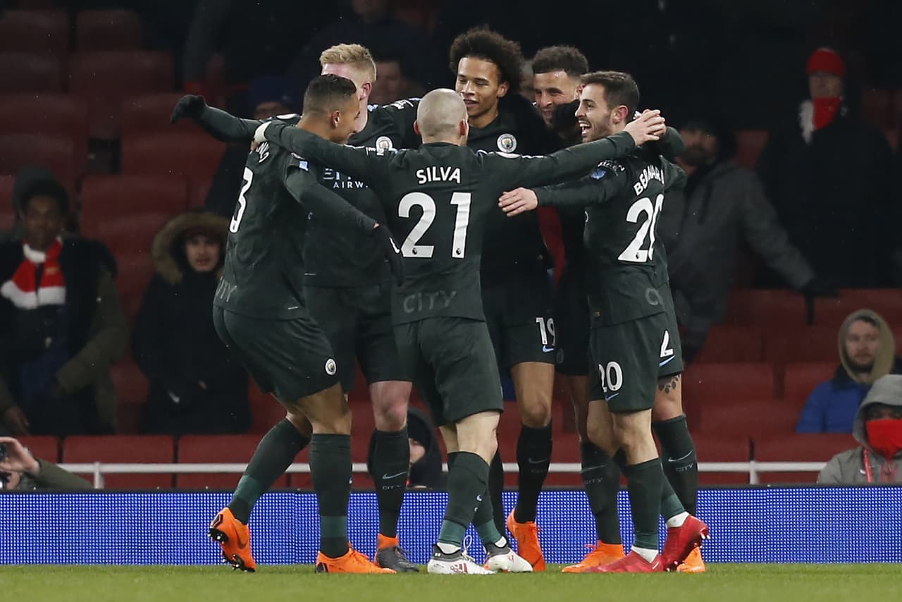 Goles de Bernardo y David Silva, además del puntillazo de Leroy Sané, le dieron una nueva victoria al equipo de Pep Guardiola, que se mantiene sólido en la punta de la clasificación.