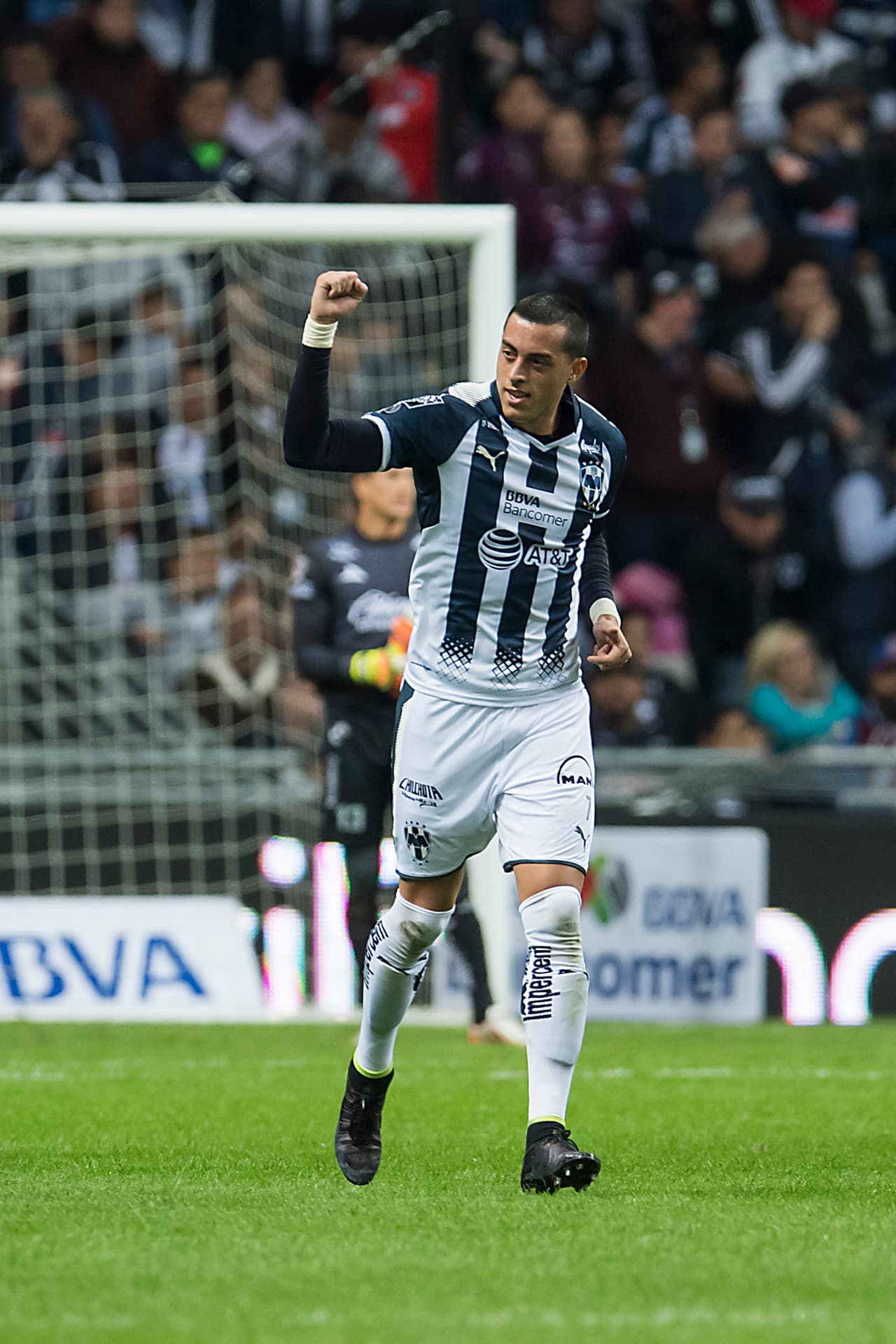 Rogelio Funes Mori abrió el marcador al minuto 23. Sólo tuvo que empujar el balón tras una serie de rebotes en una jugada de tiro de esquina.