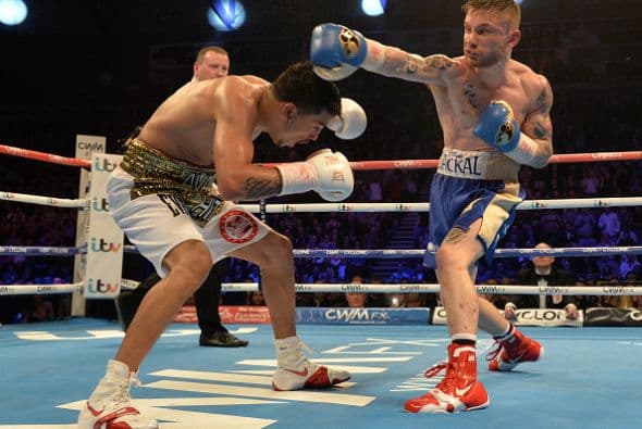 La tónica de la pelea fue el intercambio de metralla, el monarca siempre sacaba la mejor parte.