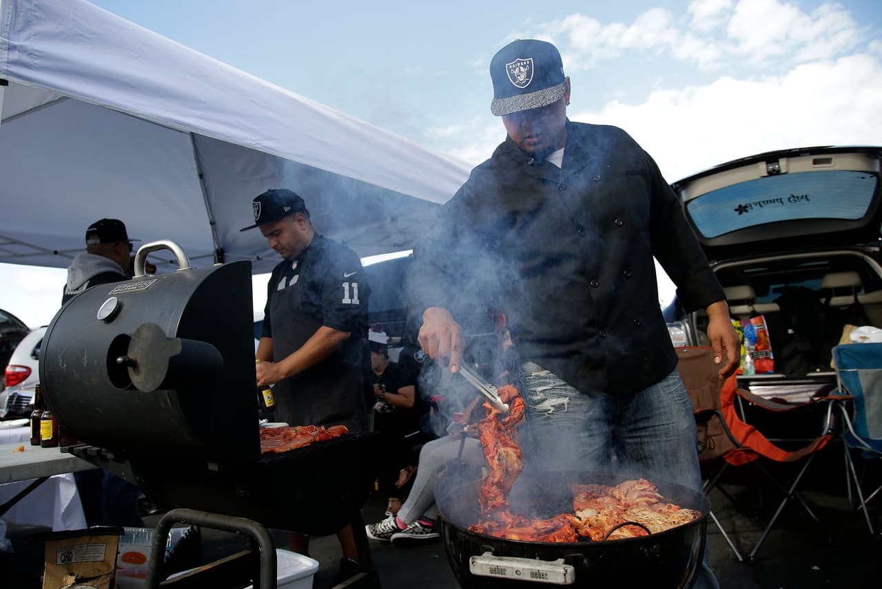 Pasión, locuras y disfraces, los fans de la NFL en la Semana 8.