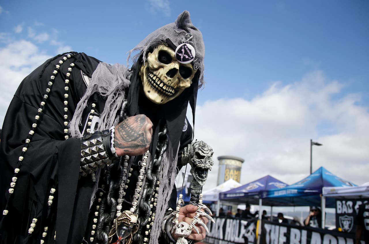 Pasión, locuras y disfraces, los fans de la NFL en la Semana 8.