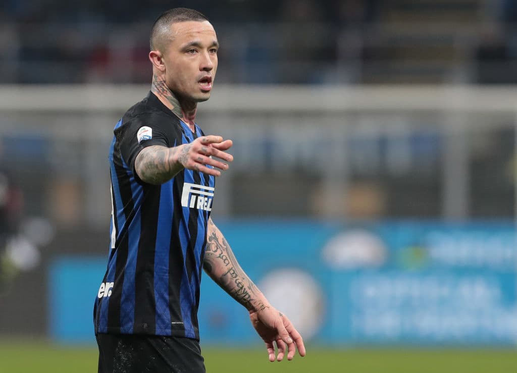 Parece más que imposible, sin embargo el Cagliari sueña que convencer a Radja Nainggolan para que vuelva al equipo de Cerdeña, en el que estuvo tres temporadas y media, según apunta Tuttomercatoweb. El internacional belga, de 31 años parece que está asentado en el Inter de Milán
