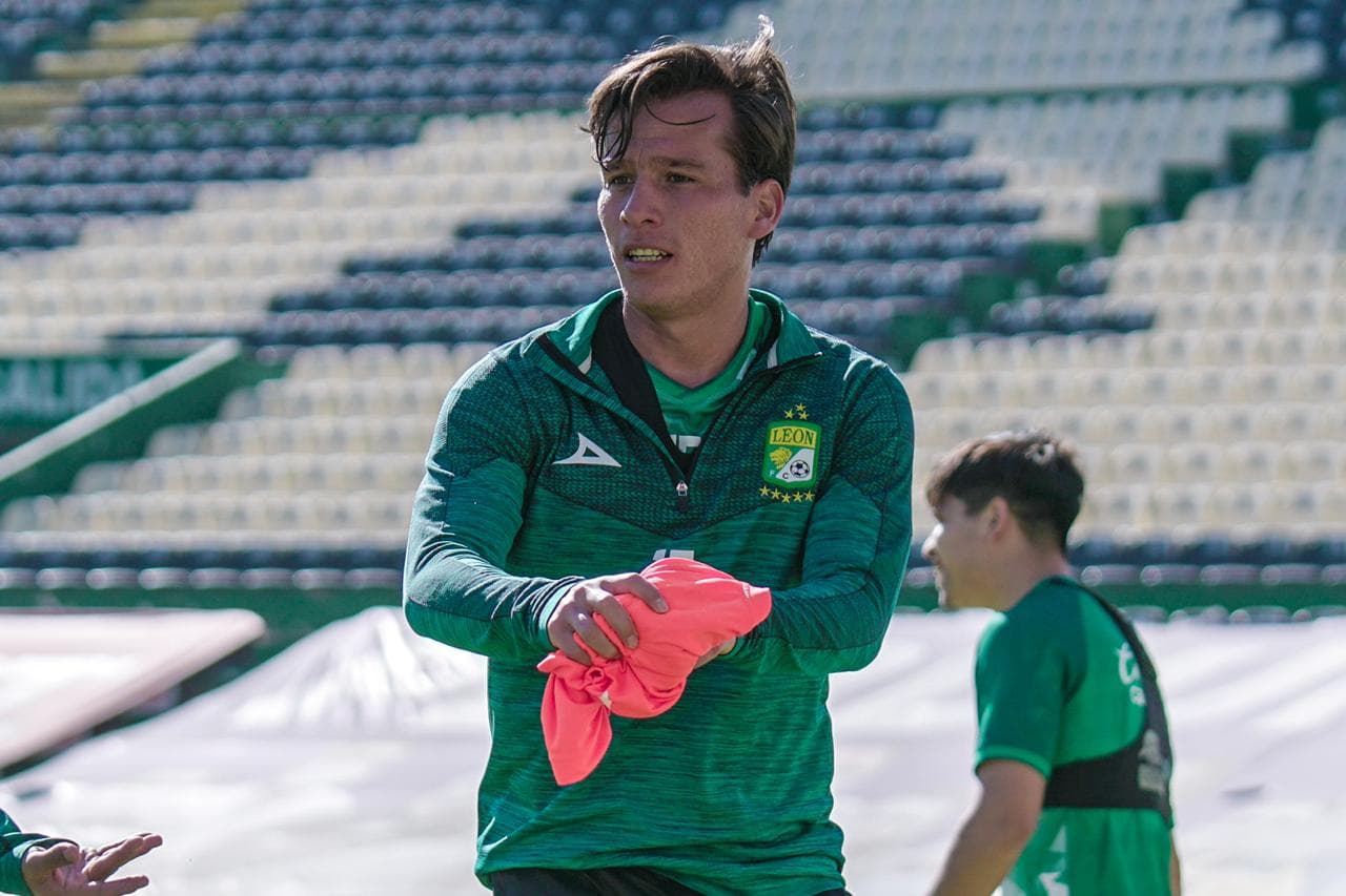 Rubén González le pone la etiqueta de bicampeón a León