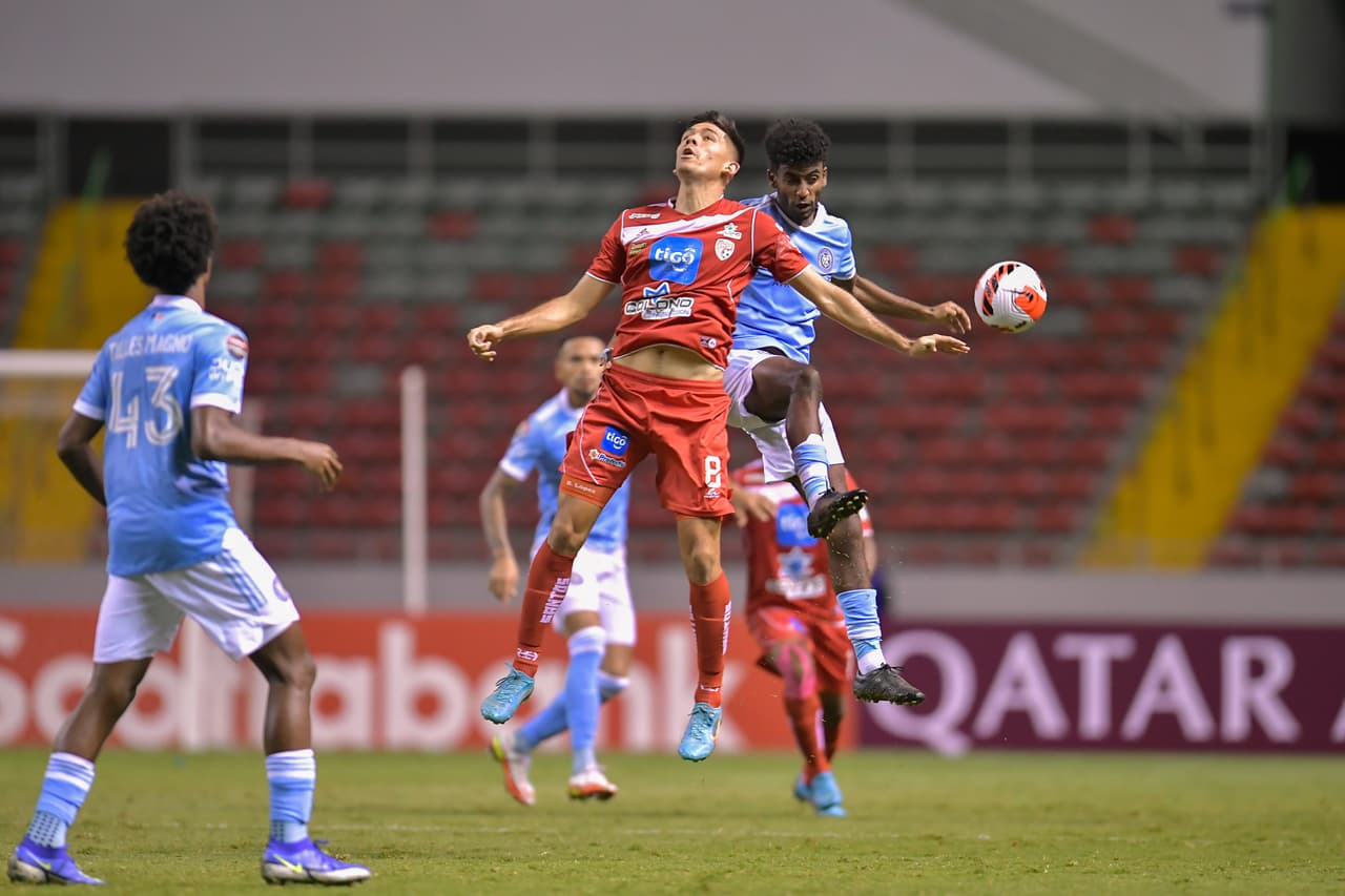 El héroe de la noche se llama Valentin Castellanos ya que con su asombroso doblete el New York FC logró vencer 0-2 a los Santos Guapiles en Costa Rica.