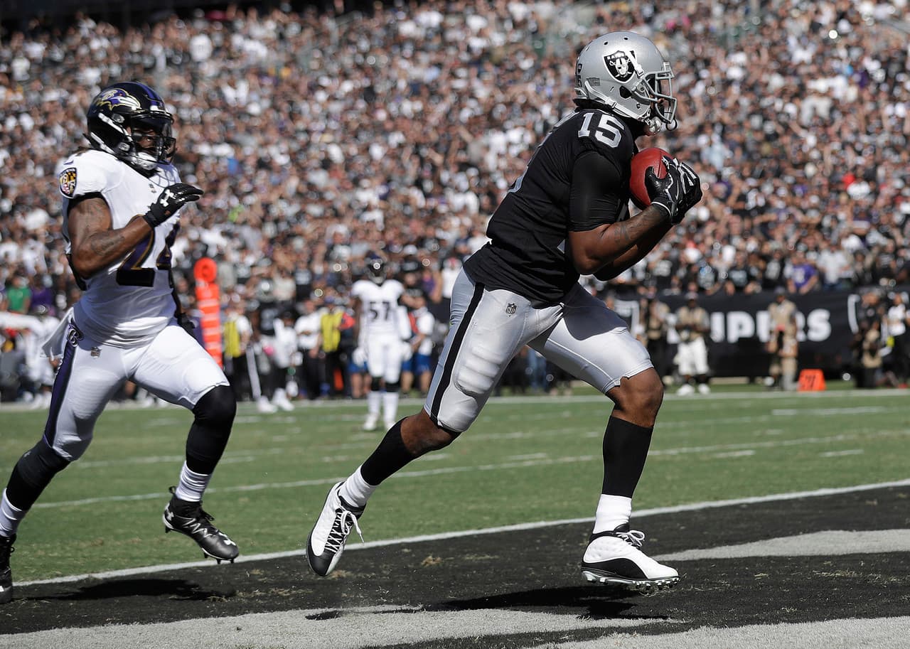 En Oakland, hubo buenas noticias. Michael Crabtree se reencontró con la zona de anotación pese a la ausencia de Derek Carr...