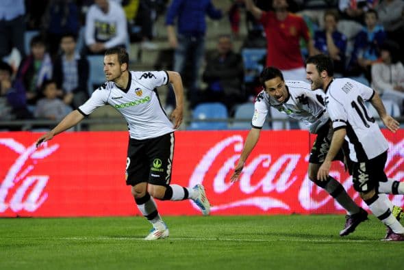 Con dos anotaciones, Soldado aportó para la victoria definitiva del cuadro 'Ché' por 5-0.