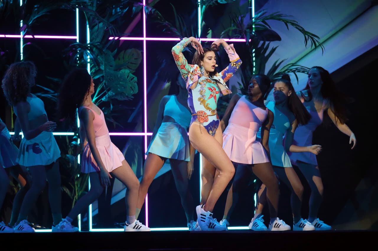 Así se ha presentado Dua Lipa durante su ascendente carrera musical.