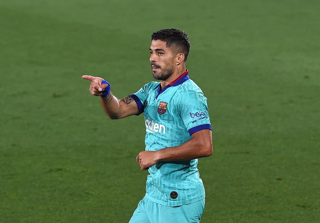 VILLAREAL, SPAIN - JULY 05: Luis Suarez of Barcelona celebrates after scoring his sides second goal during the Liga match between Villarreal CF and FC Barcelona at Estadio de la Ceramica on July 05, 2020 in Villareal, Spain. (Photo by Alex Caparros/Getty Images)