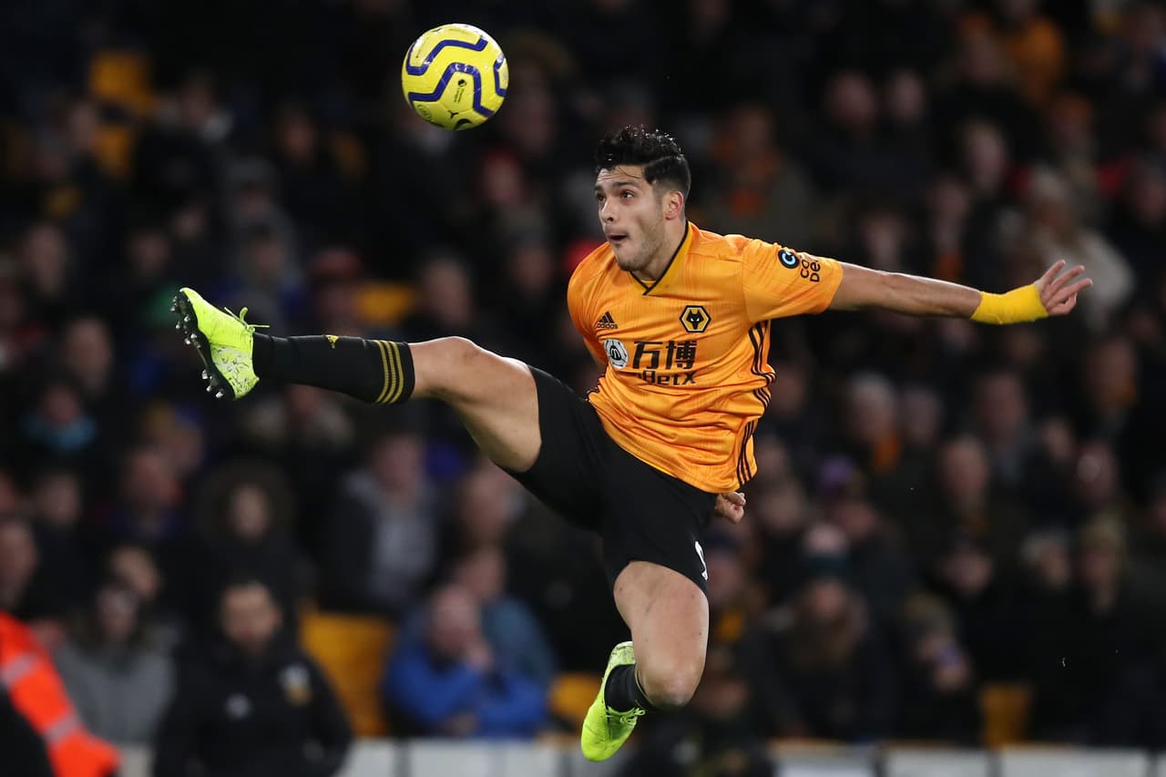Wolverhampton Wanderers | La escuadra de Raúl Jiménez se fundó en 1877. En la década de los cincuentas consiguieron tres títulos de liga. En los ochenta, los Wolves compitieron en la Cuarta División, logrando el ascenso en la 1987-88. Actualmente son protagonistas en la Premier League.