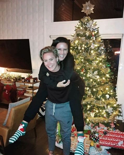 En sus redes sociales las jugadoras han venido compartiendo su vida juntas y, si bien hay críticas, también han encontrado palabras de apoyo de un gran número de seguidores.