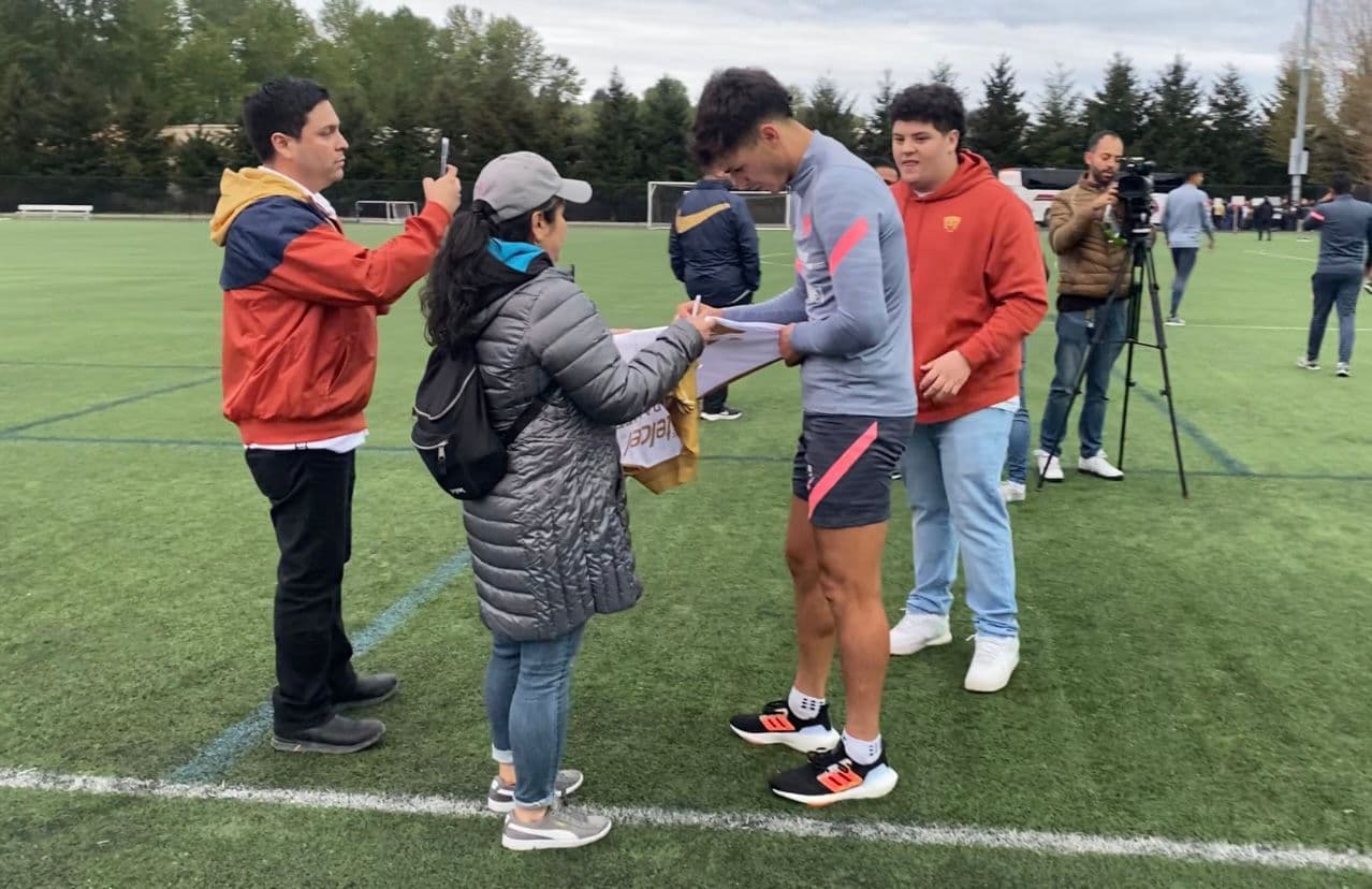 Pumas tiene recibimiento de campeonato en su llegada a Seattle