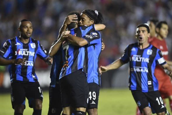 Veremos si la magia y calidad de Ronaldinho en complicidad con sus compañeros y el entrenador Vucetich logran mantener la racha intacta del brasileño.