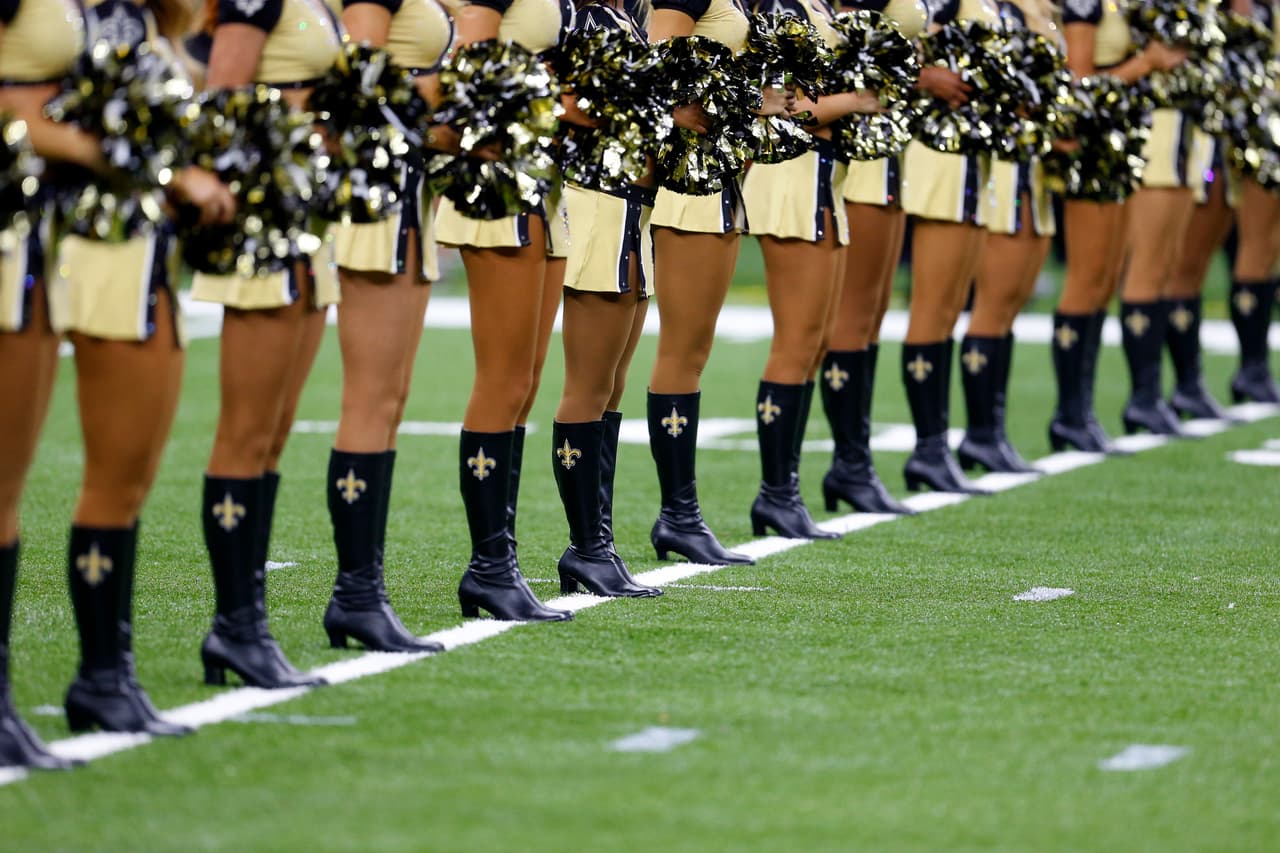 Las sensuales animadoras de la NFL le dieron alegría, belleza y energía al espectáculo del fútbol americano estadounidense en su Semana 13 de competencia, en un condimento único para el público.