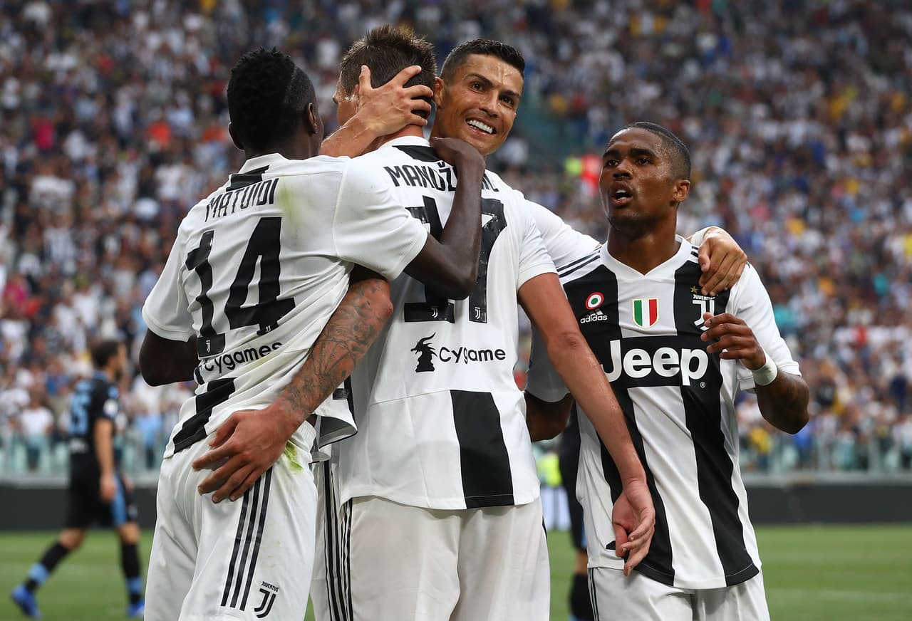 A pesar de la amargura del 'Bicho' por no anotar –de manera increíble– el festejo de la Vecchia Signora era uno solo por su segundo triunfo en la temporada de la liga.