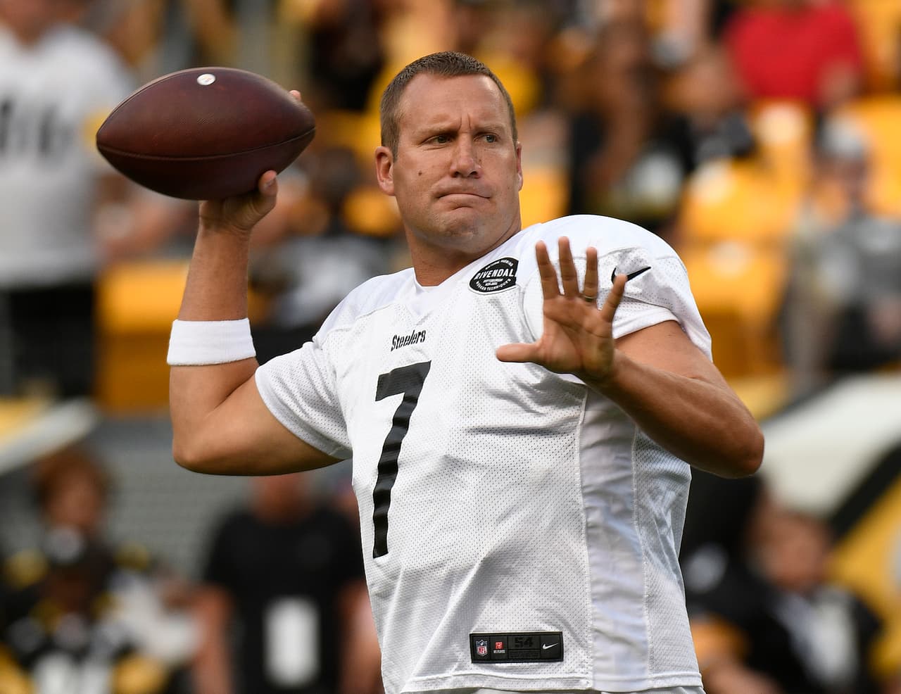 9)
<b> Ben Roethlisberger, Pittsburgh Steelers</b>. Superó las 4 mil yardas por pase, duplicó sus pases de touchdown con respecto a las intercepciones (28/14). Sigue siendo un quarterback de primera línea.