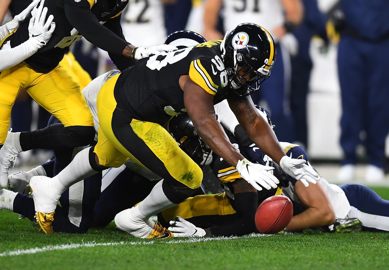 Steelers aprovecha los errores provocados por su sólida defensiva y consuma un triunfo vital para sus aspiraciones.