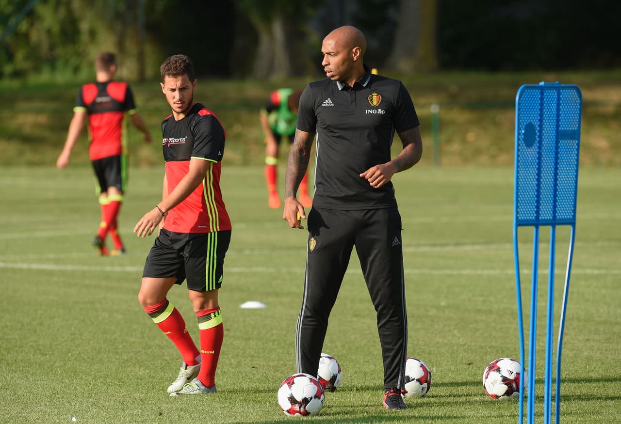Thiery Henry: Actualmente funge como asistente de Roberto Martínez en la selección de Bélgica, una de las favoritas para la próxima Copa del Mundo.