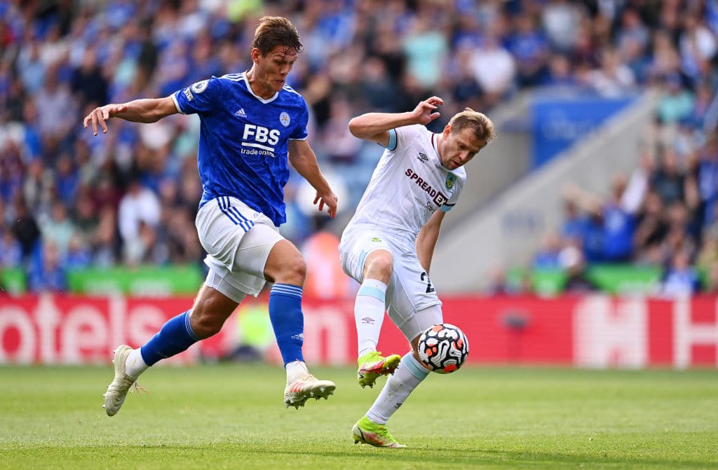 Burnley no se deja intimidar en su visita al Leicester y firman un entretenido empate 2-2.