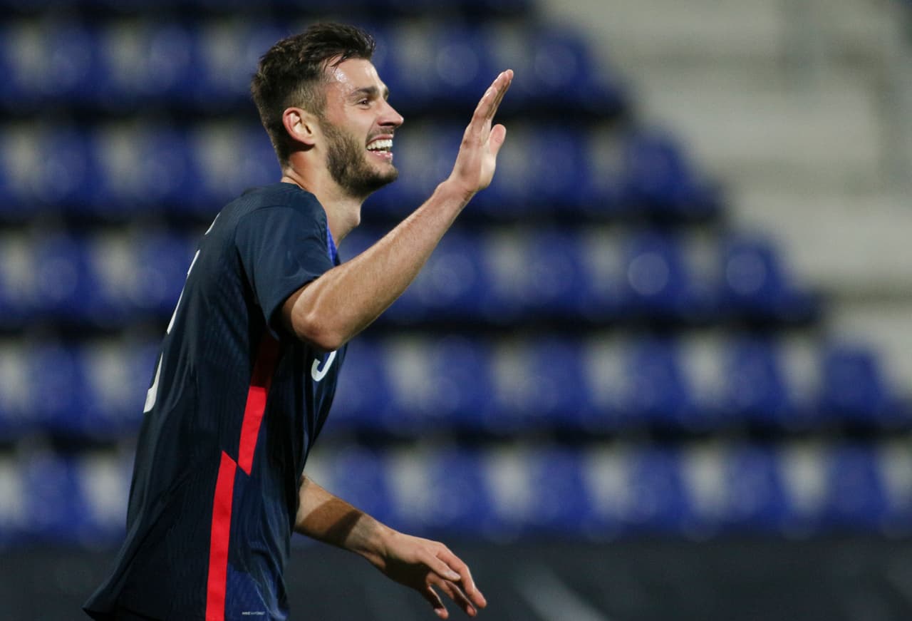 Estados Unidos se impone ante Panamá 6-2 en partido internacional amistoso FIFA. Gio Reyna se encargó de abrir marcador para la escuadra de las barras y las estrellas, posteriormente cayó el doblete de Nicholas Giaocchini, mientras que Sebastián Lletget sum´o uno más y Sebastián Soto otro par. José Fajardo marcó dos goles para los panameños,