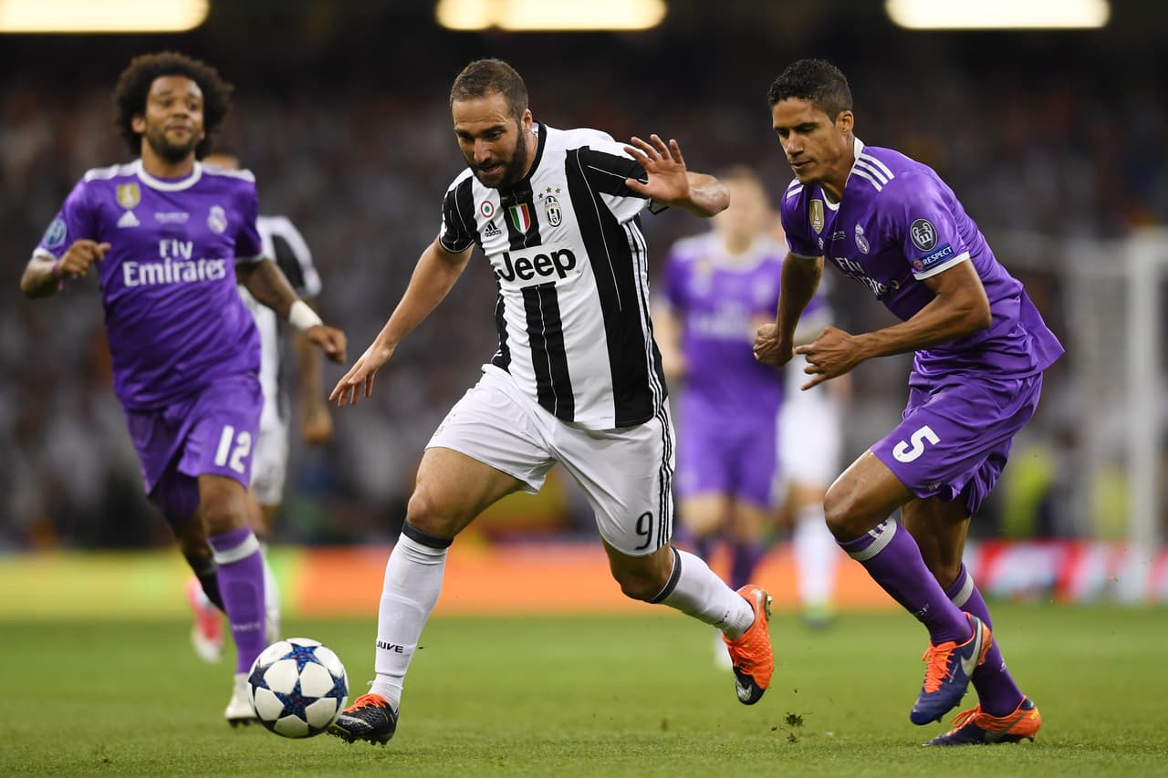 La delantera del Juventus, la poderosa dupla entre Gonzalo Higuaín y Paulo Dybala nunca estuvo a la altura de una final.