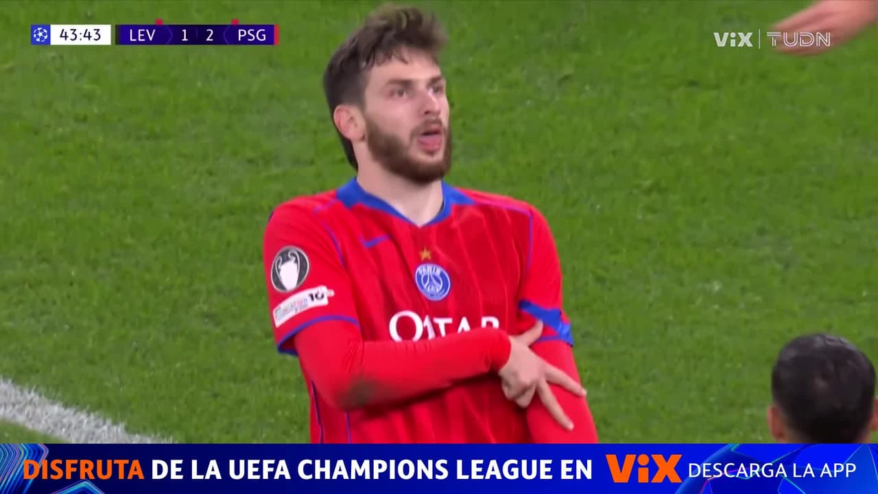 ¡GOLAZO! Kvaratskhelia dispara al ángulo y pone el tercero del PSG