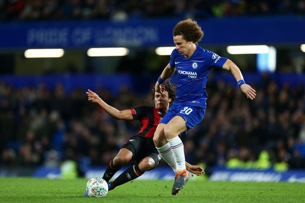 David Luiz podría volver al Benfica. El club portugués tiene interés en el central del Chelsea que acaba contrato en junio de 2019. Aunque podría abrir la puerta a su salida en el mercado invernal.