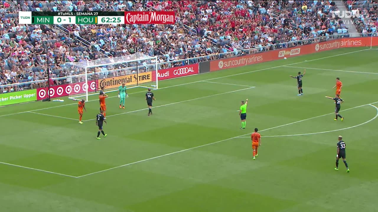 ¡TIRO ATAJADO! disparo por Sebastián Ferreira.