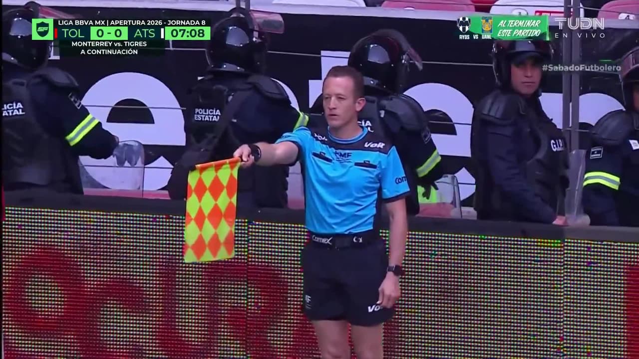 ¡El fuera de lugar salvó del oso a la delantera del Toluca!