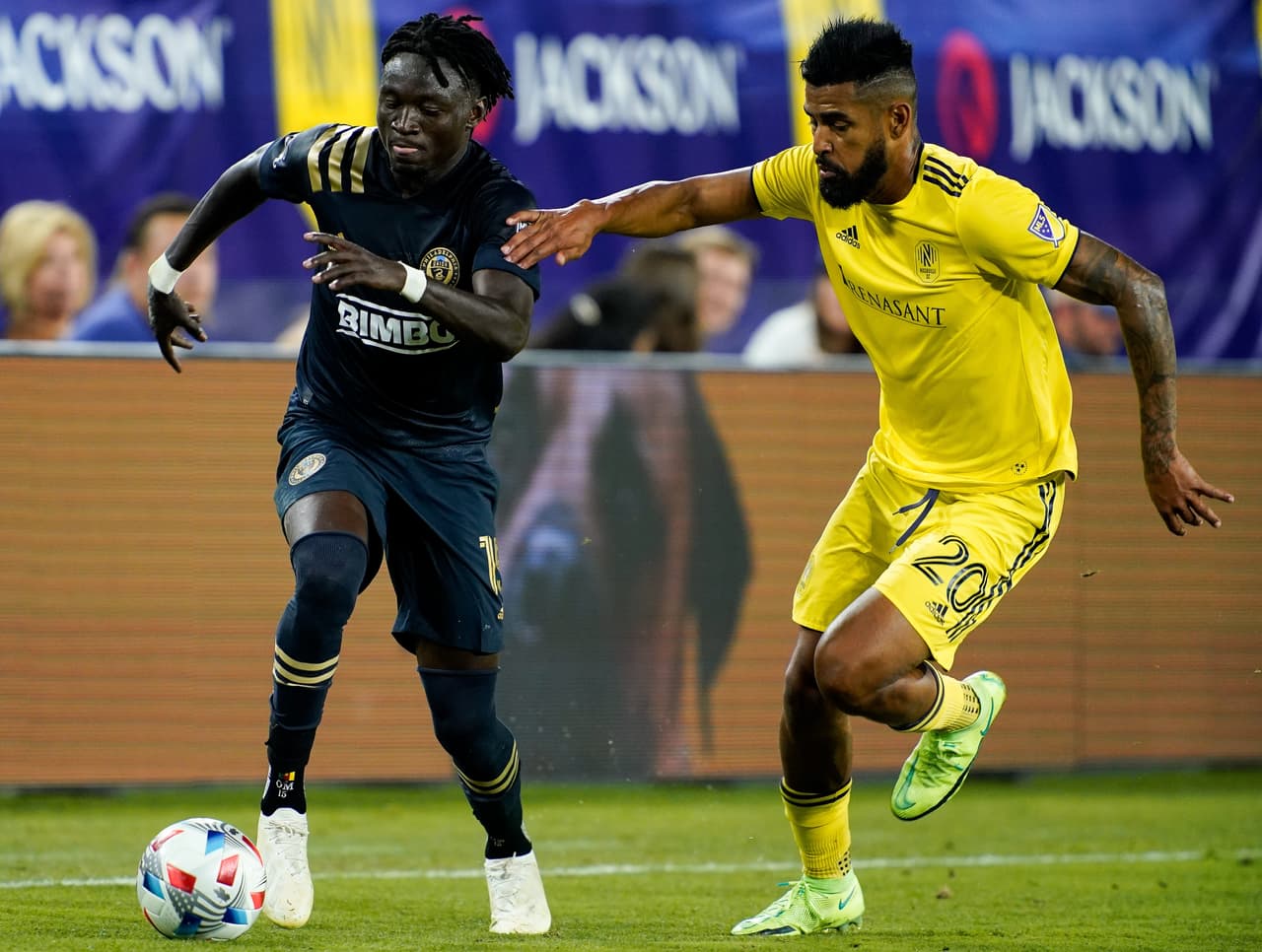 Con ese resultado, Nashville está cuarto en la Conferencia del Este, que tiene al Union como tercer clasificado.
<br>