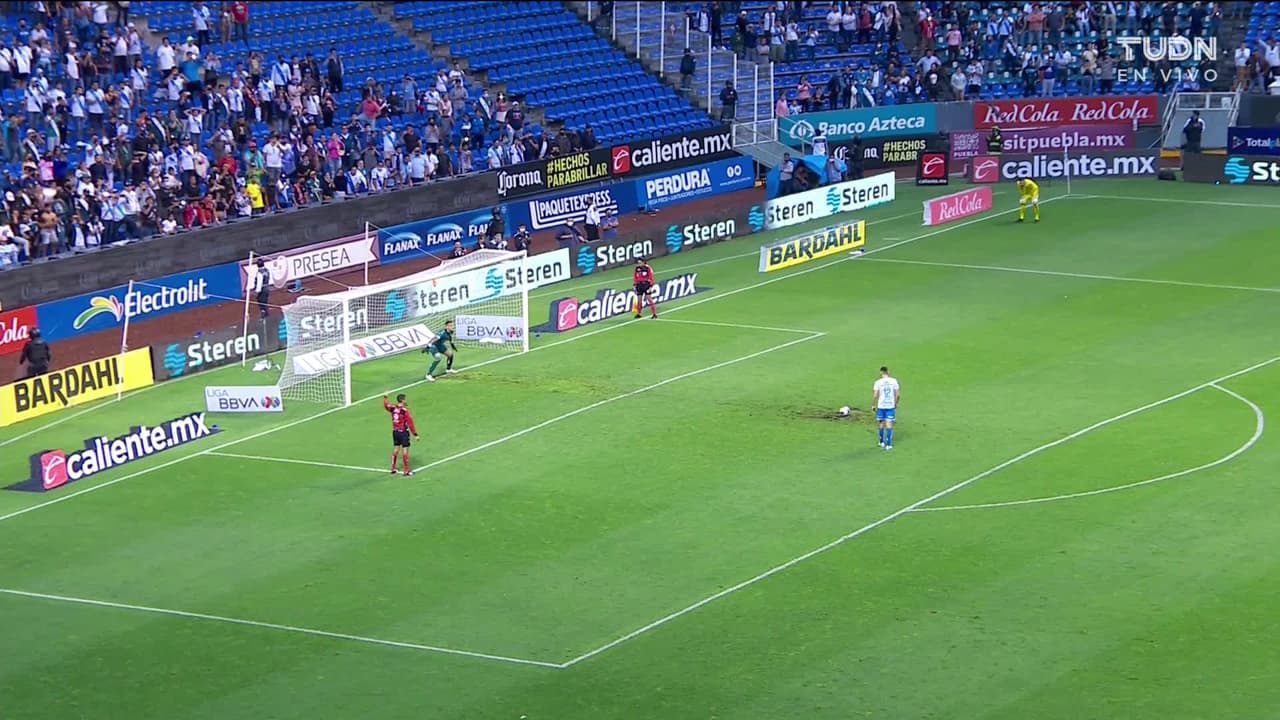 ¡GOOOL! Israel Reyes anota para Puebla.
